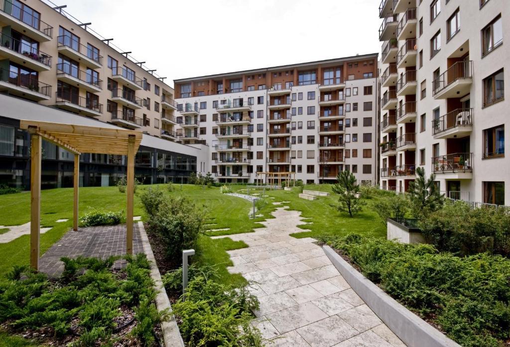 Corvin Lux Aparthotel Budapest Exterior foto